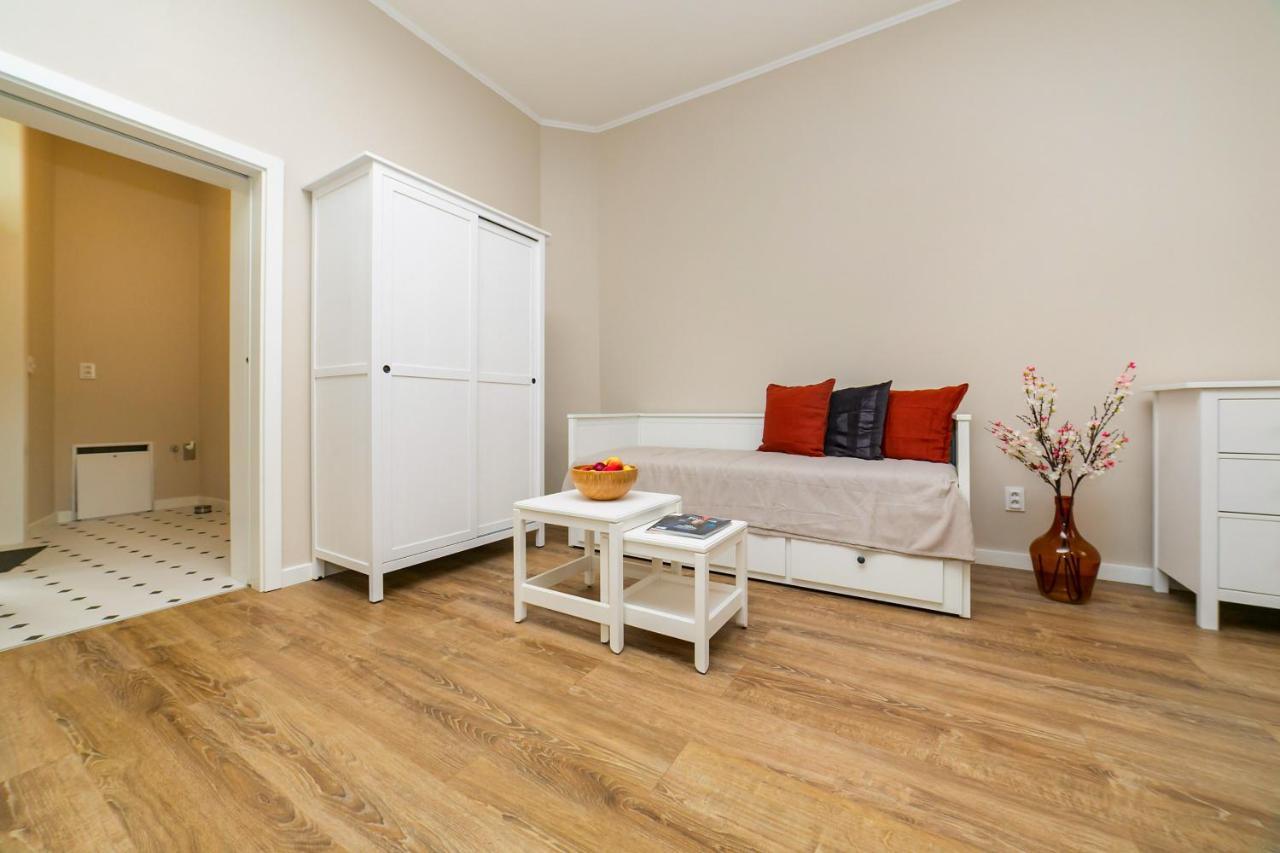 New Studio 3 - Self Check In, Parking Possible, Weekend Free Parking Pozsony Kültér fotó